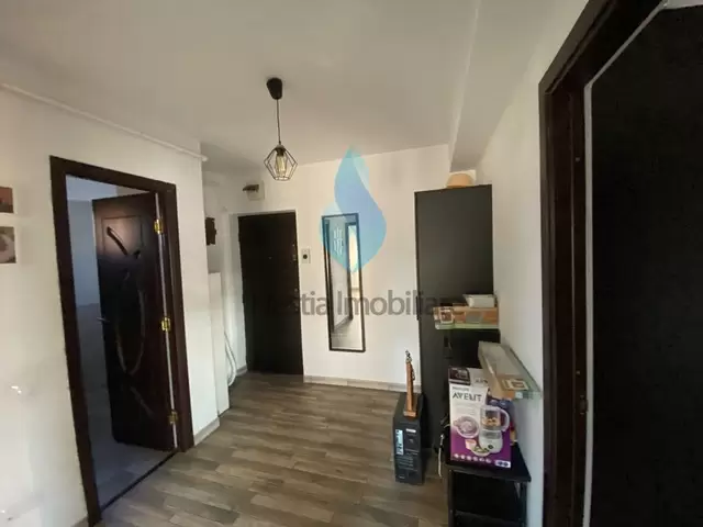 Apartament cu doua camere, zona centrala.