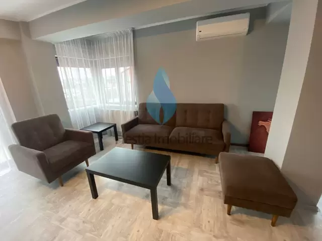 Apartament cu doua camere, zona centrala.