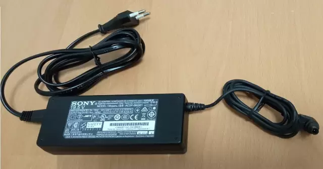 Vand Alimentator SONY pentru Televizor sau Laptop