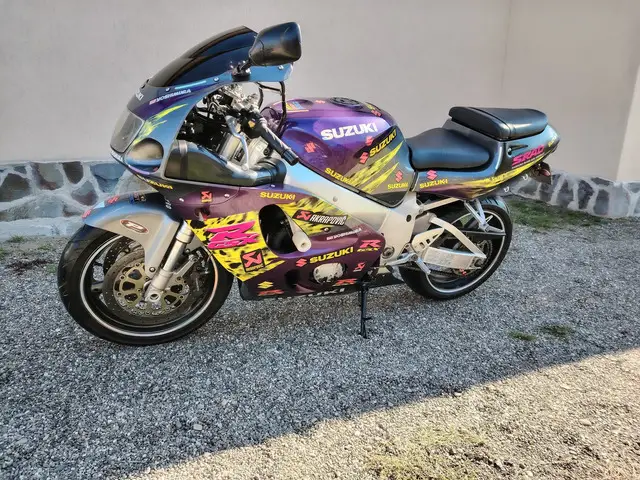 SUZUKI GSXR 750 ! stare BUNA