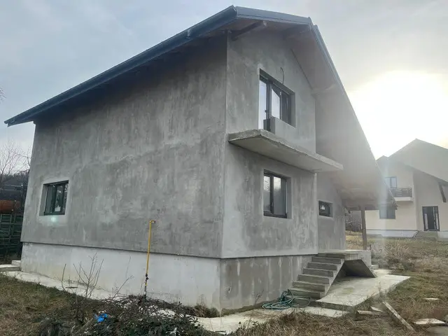 Vila in Bucium Barnova cu 850 m² teren la asfalt.