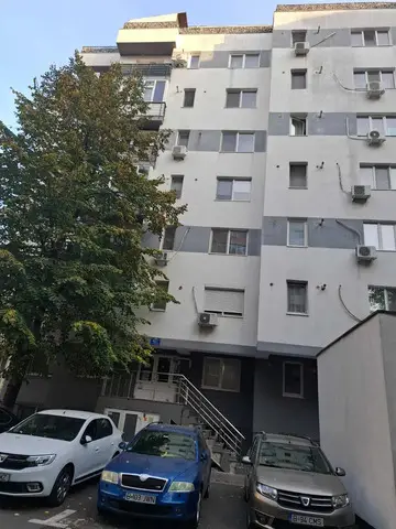 apartament la 2 statii de metrou Eroii Revolutiei