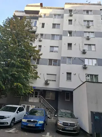 apartament la 2 statii de metrou Eroii Revolutiei