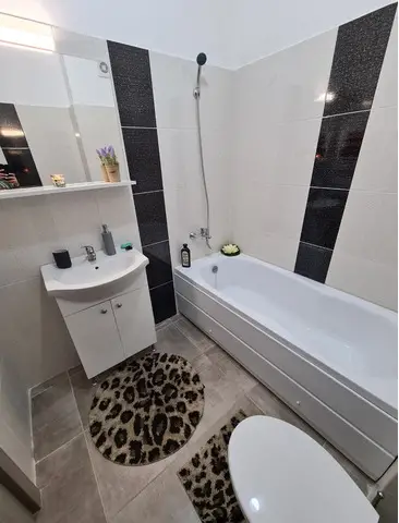 Apt. 2 camere de inchiriat cu loc de parcare, Weiner Palada