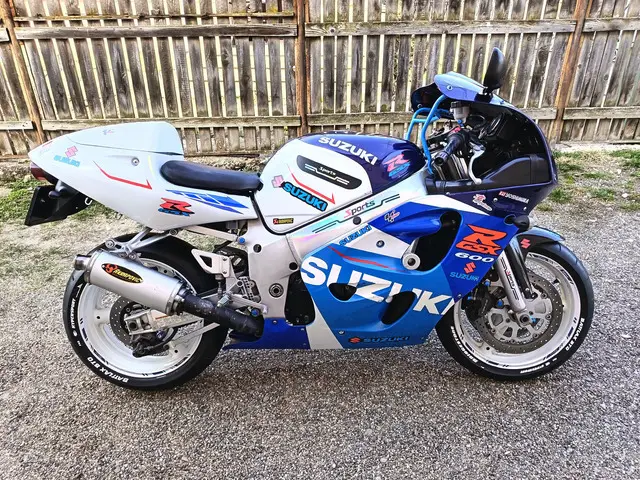 SUZUKI GSXR 600 ! ca NOU