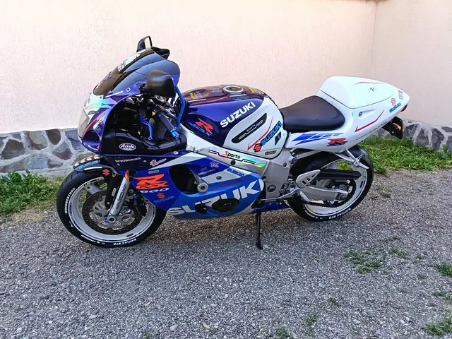 SUZUKI GSXR 600 ! ca NOU