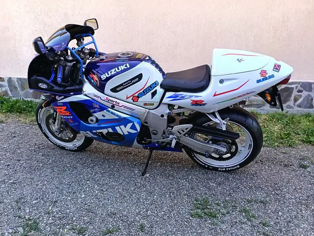 SUZUKI GSXR 600 ! ca NOU