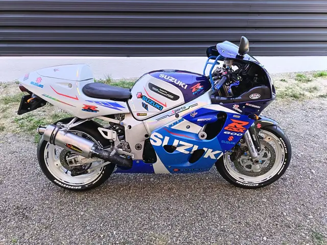 SUZUKI GSXR 600 ! ca NOU