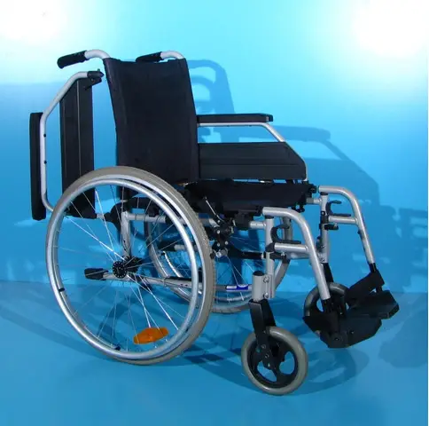 Scaun cu rotile din aluminiu Drive latime sezut 45 cm