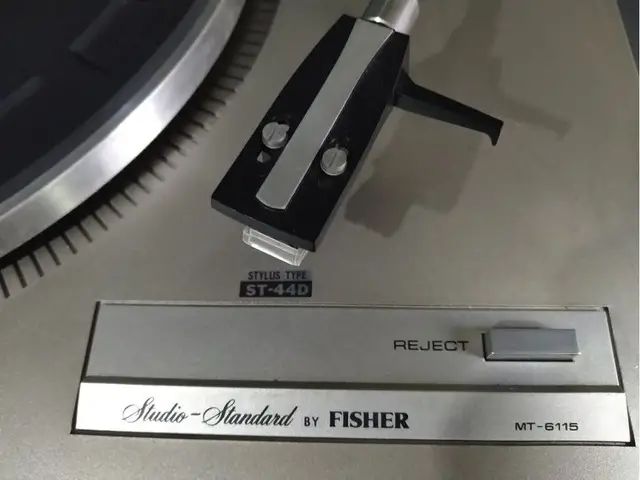 Pick-up Fisher 6115 vintage stereo turntable