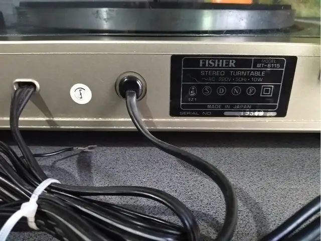 Pick-up Fisher 6115 vintage stereo turntable