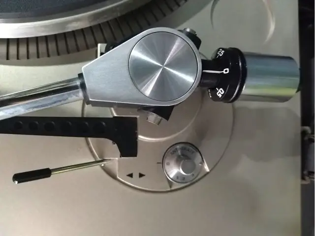 Pick-up Fisher 6115 vintage stereo turntable