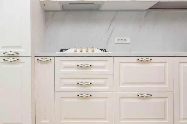 Manere si butoni pentru mobilierul tau!