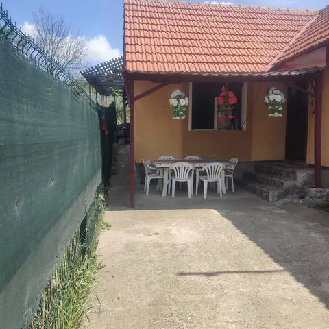 Casa de vanzare