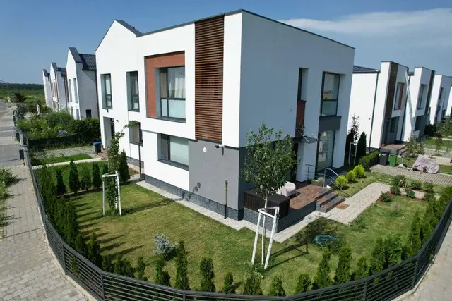 Casa 15 km de Bucuresti