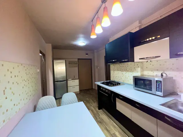 Inchiriez apartament 3 camere ultracentral/Podgoria