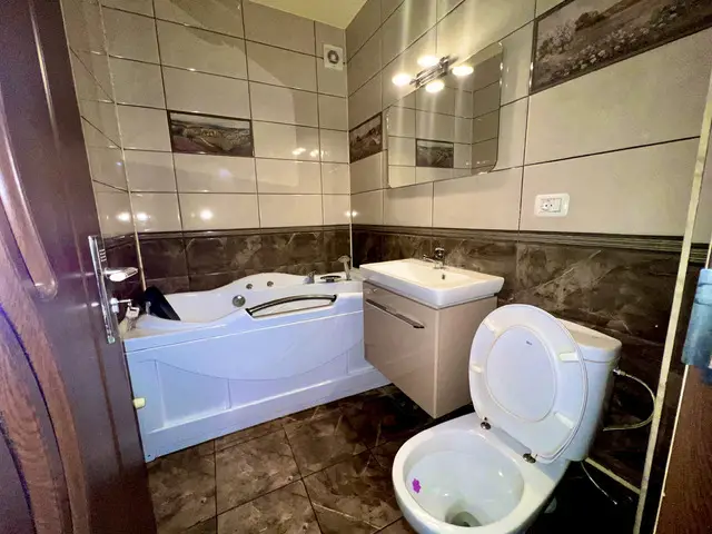 Inchiriez apartament 3 camere ultracentral/Podgoria