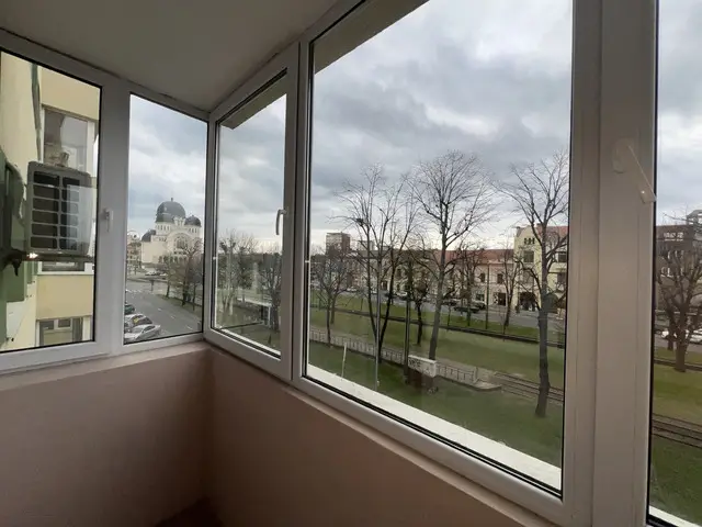 Inchiriez apartament 3 camere ultracentral/Podgoria