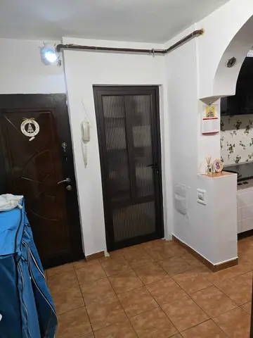 Ap 3 cam decom mobilat utilat metrou Aparatorii parcare
