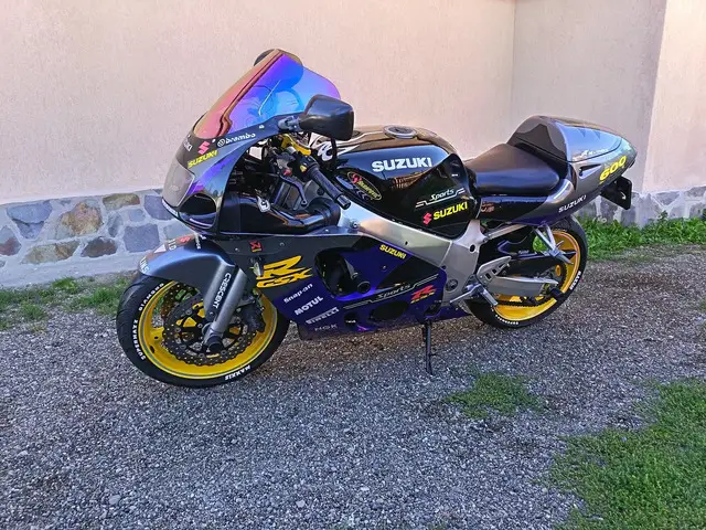 SUZUKI GSXR 600 ! stare FOARTE BUNA
