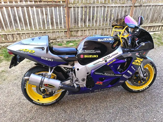 SUZUKI GSXR 600 ! stare FOARTE BUNA