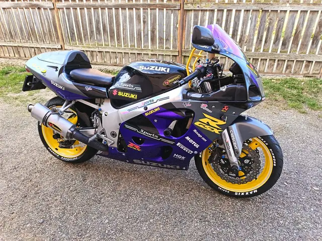 SUZUKI GSXR 600 ! stare FOARTE BUNA