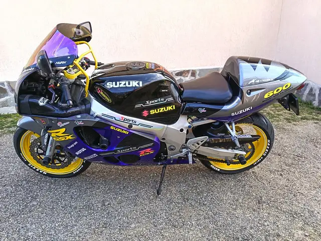 SUZUKI GSXR 600 ! stare FOARTE BUNA