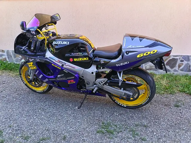 SUZUKI GSXR 600 ! stare FOARTE BUNA