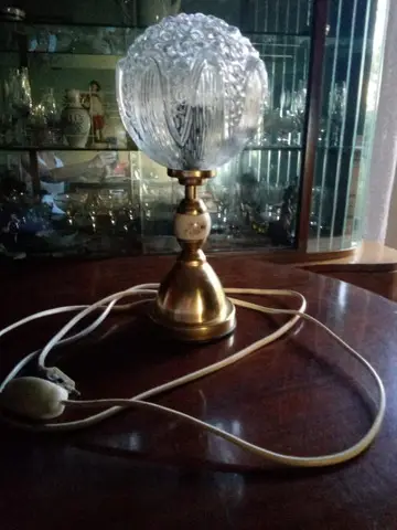 Veioza de masa sau birou