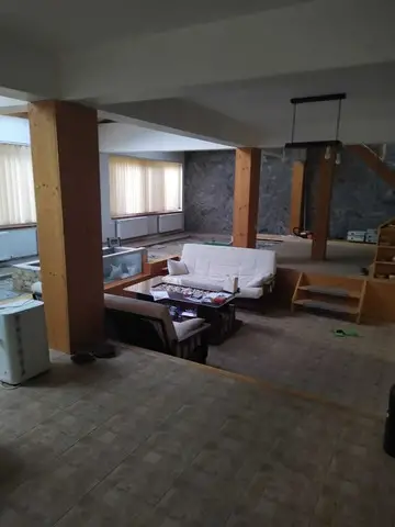 Casa de vanzare