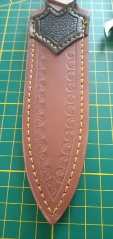 Cutit cu lama dublu tais, otel M390, teaca piele