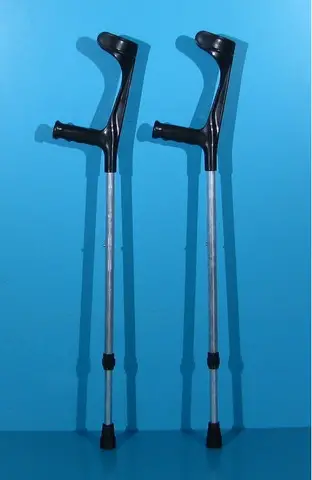 Carje cu sprijin pe antebrat aluminiu