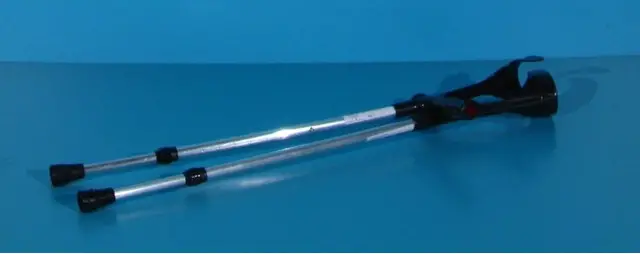 Carje cu sprijin pe antebrat aluminiu