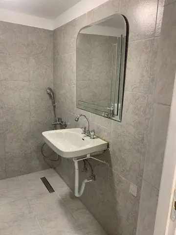 Inchiriez casa in Deta, recent renovata