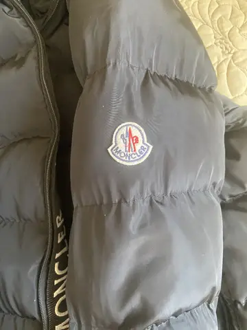 Geanta moncler groasa
