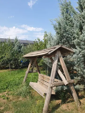 Urgent teren cu foisor si pomi fructiferi