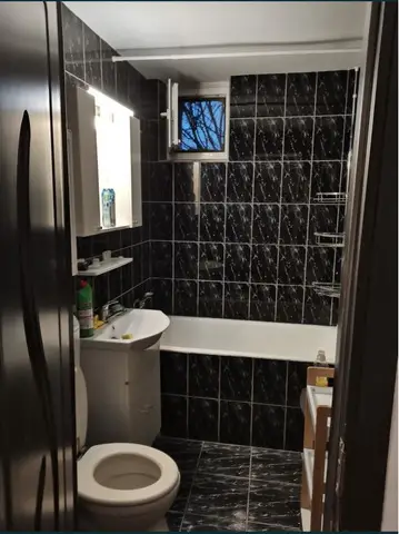 Vand apartament 2 camere podgoria