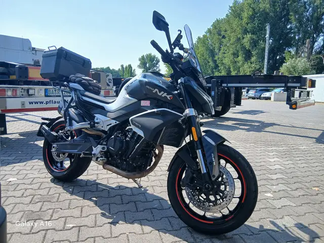 Vand sau schimb cu auto