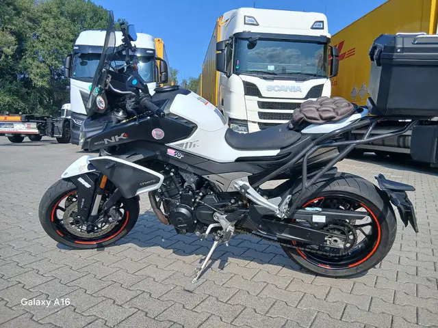Vand sau schimb cu auto