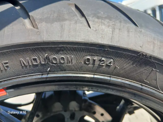 Vand sau schimb cu auto