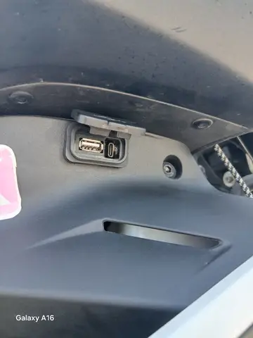 Vand sau schimb cu auto