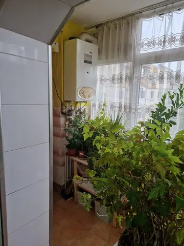 Vand apartament in 1 Mai