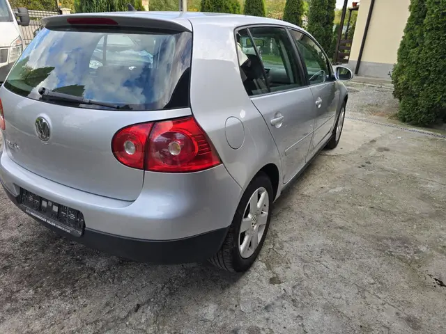 VW Golf 5 , 2007 ,1.4 benzina , 136000 km