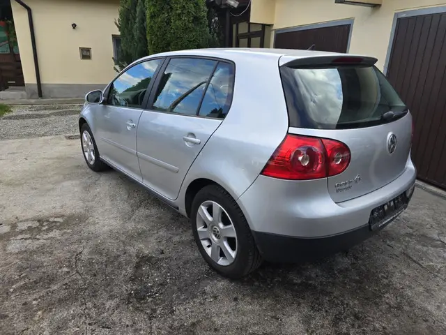 VW Golf 5 , 2007 ,1.4 benzina , 136000 km