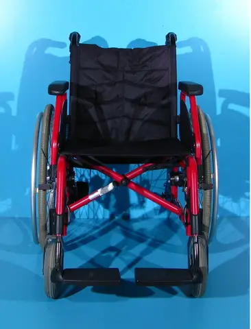 Scaun cu rotile din aluminiu Meyra   latime sezut 46 cm