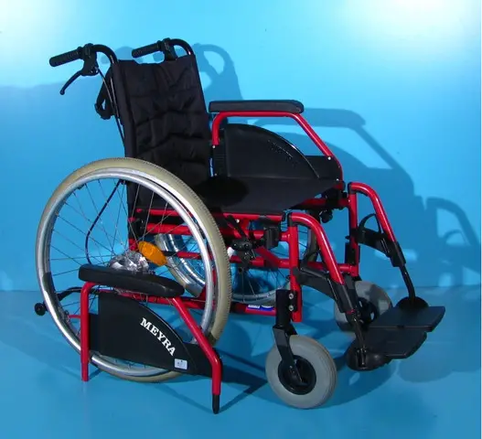 Scaun cu rotile din aluminiu Meyra   latime sezut 46 cm