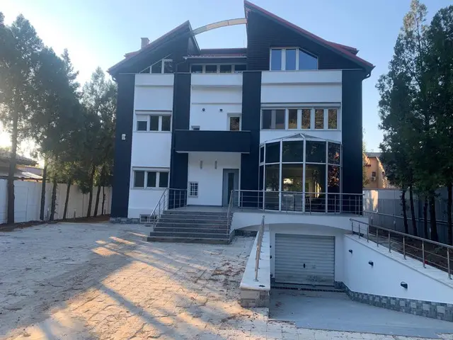 Mogosoaia vind vila 10 camere