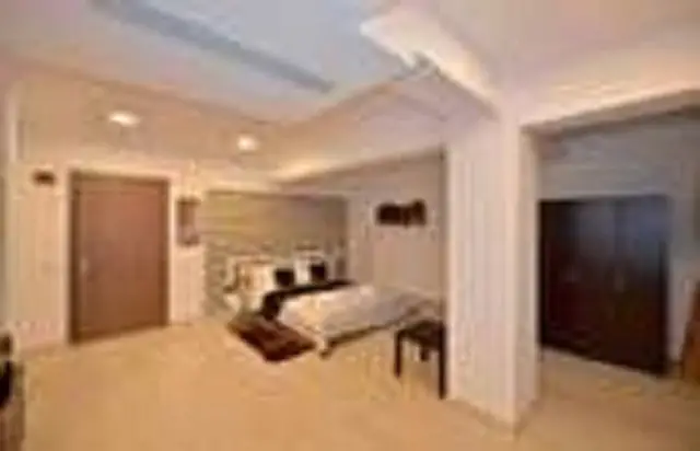 Universitate-metrou  garsoniera 450 E Contract