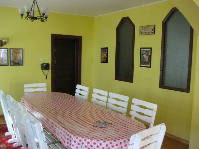 Vila Busteni,  pensiune turistica ,  Investitie!