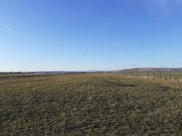 Vand teren extravilan in localitatea Bucov